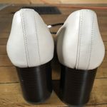 Liz Claiborne  Memory Foam Heels Cream Size 8.5 MELBA Photo 3