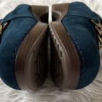 Bella Vita  Women’s kidsuede Leather Ventura Clog in Navy size 8.5W Photo 7