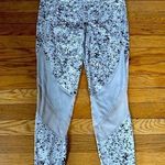 Athleta  White Patterned Leggings 3/4 Length Mesh Gray Modern Medium Photo 0