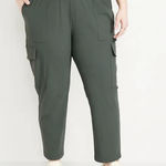 Old Navy Active  SleekTech Ivy Green Cargo Ankle Pants Photo 0