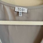 Tobi Gray sleeveless blouse size large Photo 2