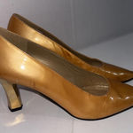 Stuart Weitzman Vintage Y2K 90s Old Money Yellow Gold Point Capped Toe Heels 7.5 Photo 0