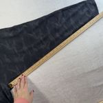 Vuori  Sz L Performance Joggers Pants DreamKnit Camo Dark Gray Soft Stretch Women Photo 8