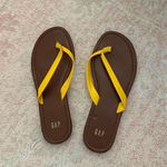 Gap  Flip-Flops Photo 0