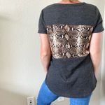 VIAMOR Tie Front Short Sleeve Top Size Small Reptile Print Waffle Texture Knit Gray Photo 1