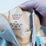 Assets Red Hot Label by Spanx Womens SZ Small Luxe & Lean Mid Thigh Short NEW Tan Photo 1