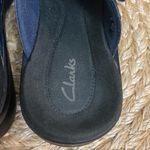 Clarks  womens leather navy blue slip ons size 27 Photo 5