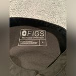 FIGS  black scrub top small Photo 4