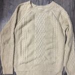 Monteau Sweater Photo 0