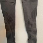 Zyia  Active Women's Size XS Performance Grey Grid Leggings Photo 1