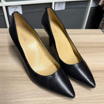 Michael Kors  Classic Pointed Toe Pumpe Black Women's Heels Photo 0