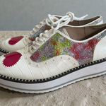 Betsey Johnson Marti Heart Platform Oxford Lace Up Shoes Size 8 Photo 0