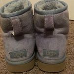 UGG  Photo 1