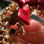 Signed ART Christmas Holiday Brooch Pin Gold Tone Rhinestone Wreath Red Enamel Photo 2