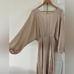 ASTR NWOT the label MARIN DOLMAN SLEEVE MIDI DRESS champagne Photo 1