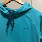 Nike  Women’s Blue Therma Fit Pullover Hoodie with Front Pocket size small Photo 2