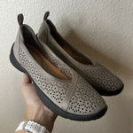 Jbu Emma Womens Size 7M Light Taupe Perforated Slip On Comfort Flats NEW Photo 0