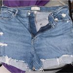 Abercrombie & Fitch Abercrombie Curve Love Shorts High-Rise Mom Photo 6