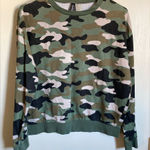 Divided 🌞 Green Military Camo Cropped Long Sleeve Shirt Photo 0
