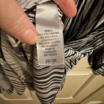 Avenue  Plus 3/4 Sleeves Stretchy 1/4 Zip Tunic Blouse Black White 26/28 4X Photo 5