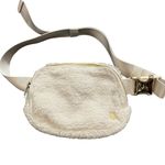 Lululemon  Everywhere Belt Bag 1L Fleece White Gold Fanny‎ Pack Ivory Soft Photo 0
