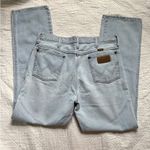 Wrangler  light wash jeans Photo 1