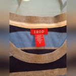 IZOD  woman sweater sz M Photo 1