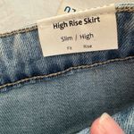 Tractr Blu NWT  High Rise Light Wash Denim Skirt Photo 3