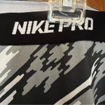 Nike EUC Women's Pro Leggings Capri US ARMY Black White Large Photo 2