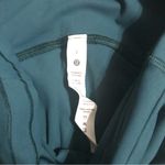 Lululemon NWT Swift Speed High-Rise Tight 28"
Brushed Luxtreme Photo 5