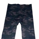 Spanx Look At Me Now Black Camo Seamless Leggings pants tights size Small Photo 4