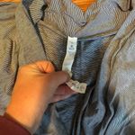 Lululemon  blouse Photo 2