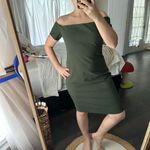 Black Halo Women’s Green 6 Bethel Off Shoulder Dress Photo 1