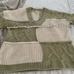 Peach Love California Peach Love Women’s Medium Green Patchwork Chunky Sweater Photo 1