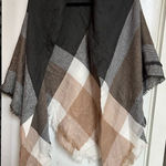 Woman’s Plaid Poncho Shawl Open Front Size undefined Photo 0