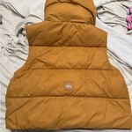 Alo Yoga ALO gold rush puffer vest size medium Photo 3