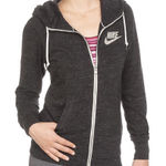 Nike  Athletic sweater  Photo 0