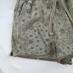 NEW Shorts Green Size M Photo 1