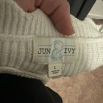 Jun & Ivy Sweater Photo 2