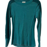 Sundance  thermal tee with velvet accent sleeve sz M Photo 0