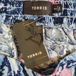 Torrid Flowy Paisley Print Shorts. Size: 2 Photo 7