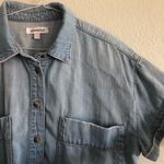 Good American  Blue/Chambray The Boxy Denim Cropped Shirt. Size 2 Photo 1