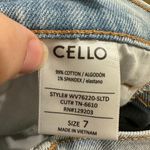 Cello  Light Wash Denim Ripped Knee Boyfriend Jeans Size 7 Distressed EUC 28/29 Photo 4