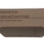 Vintage Avon Mesmerize Stud Earrings Original Box Pierced Statement Gold Tone Multiple Photo 3