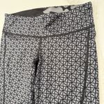 Vineyard Vines  Performance Reversible Leggings Women’s Medium Whale/Camo Print Photo 3