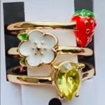 Betsey Johnson  Strawberry Flower Gem Rings Size 7.5 Photo 2