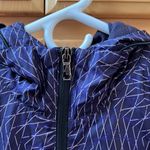 Nike Women’s Rain Jacket Photo 3