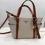 Michael Kors  Sullivan Tote Bag  Vanilla Acorn Chic Convertible Style Logo Tassel Photo 2
