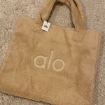 Alo Yoga Foxy Sherpa Tote Camel Photo 6