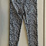 Nike Women’s Pronto Essential Running Crop Pants Tights Black/White Leggings Photo 3